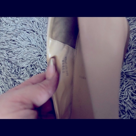 J crew cream tan flats with stud detail made in Italy - Picture 5 of 8